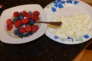 Oatmeal with berries and Eggwhites