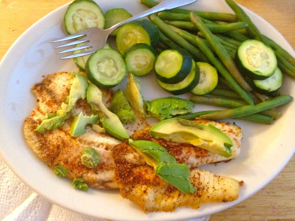 Tilapia with avocado, zucchini and green beans 