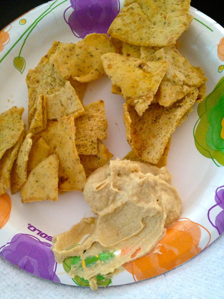 hummus and pita chips 
