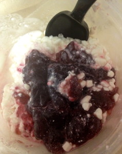 Cottage cheese with grape jam (reduced sugar)